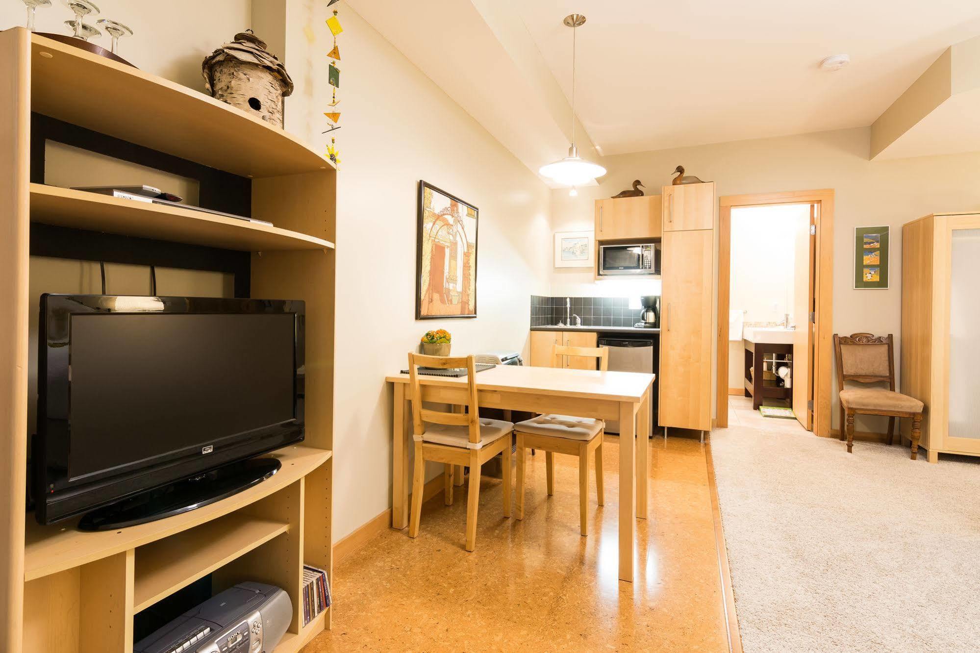 Cormier'S Studio Guest Suites بينتيكتون المظهر الخارجي الصورة